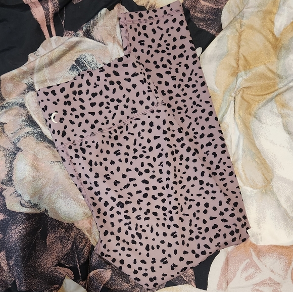 Purple leopard luxe leggings - Picture 2 of 3